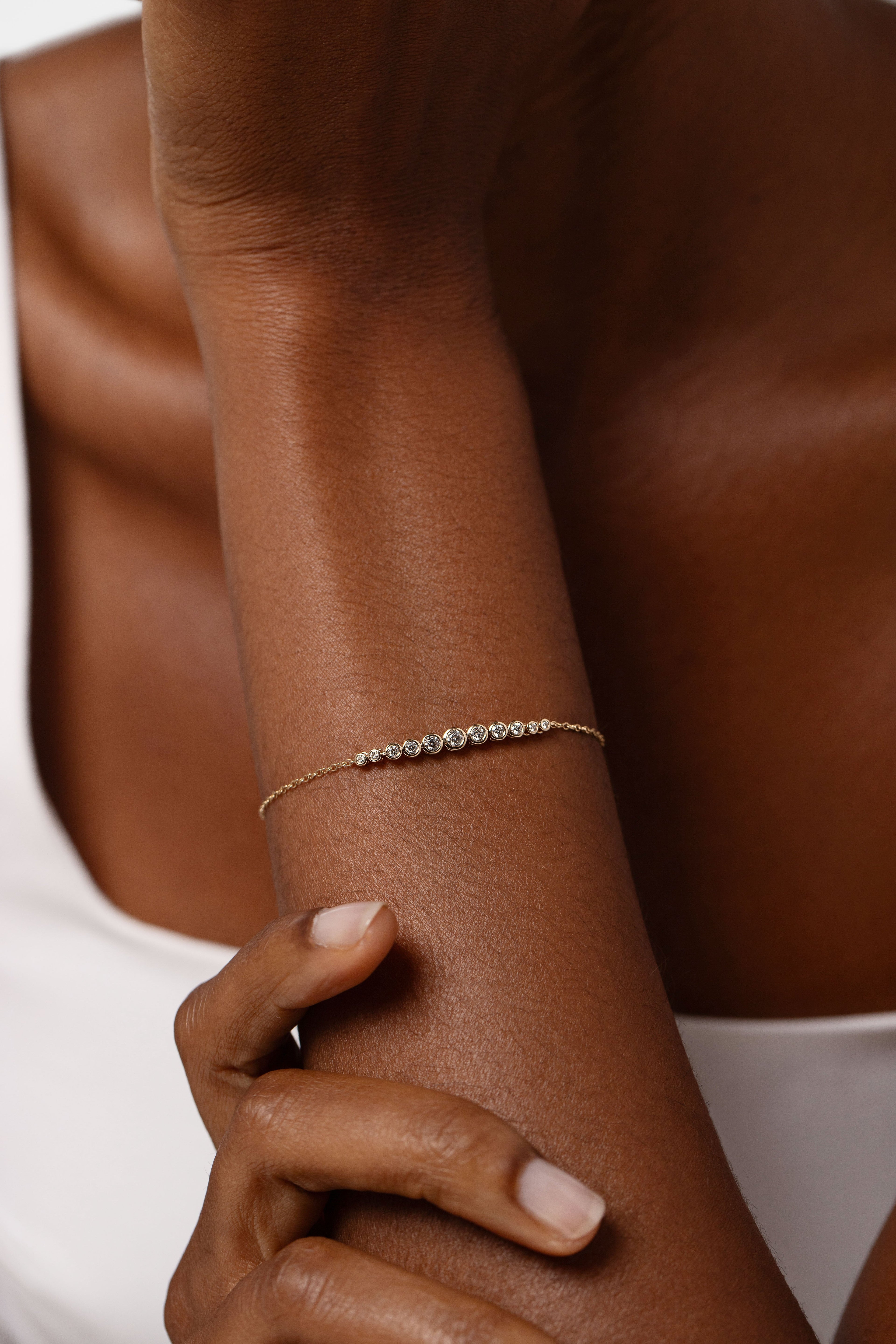 Graduated Diamond Bezel Soft Chain Bracelet