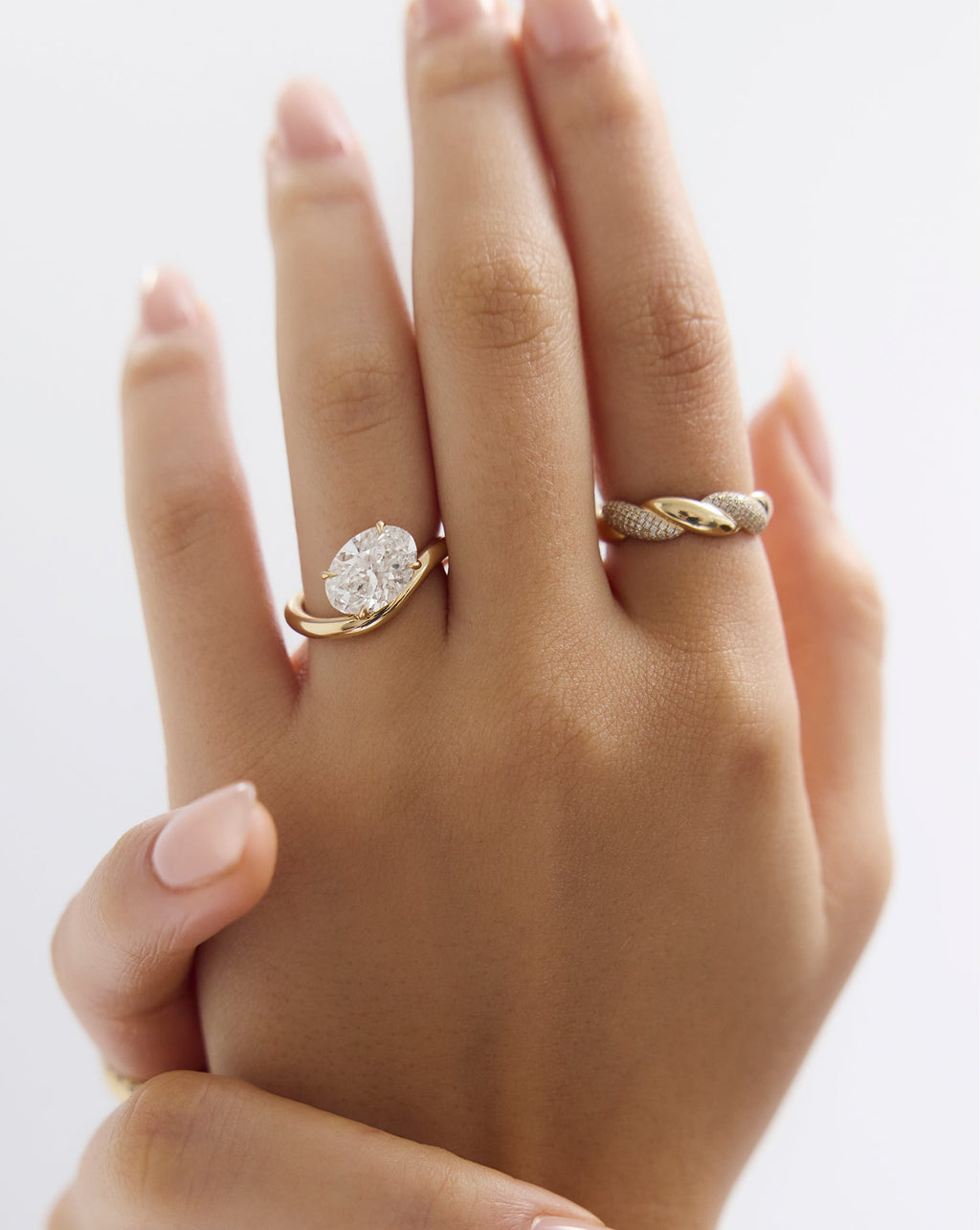 3.30 Oval Lab Diamond in The Wave