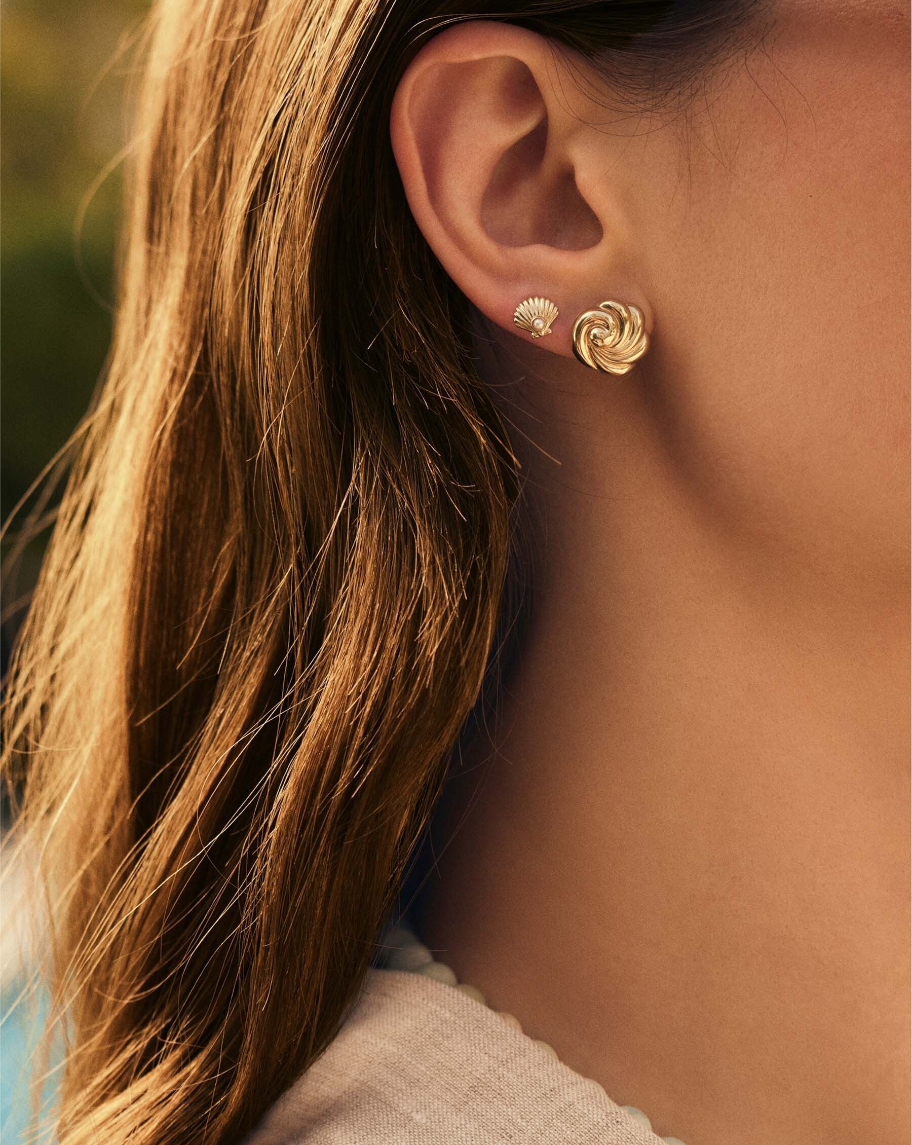 Swirling Studs