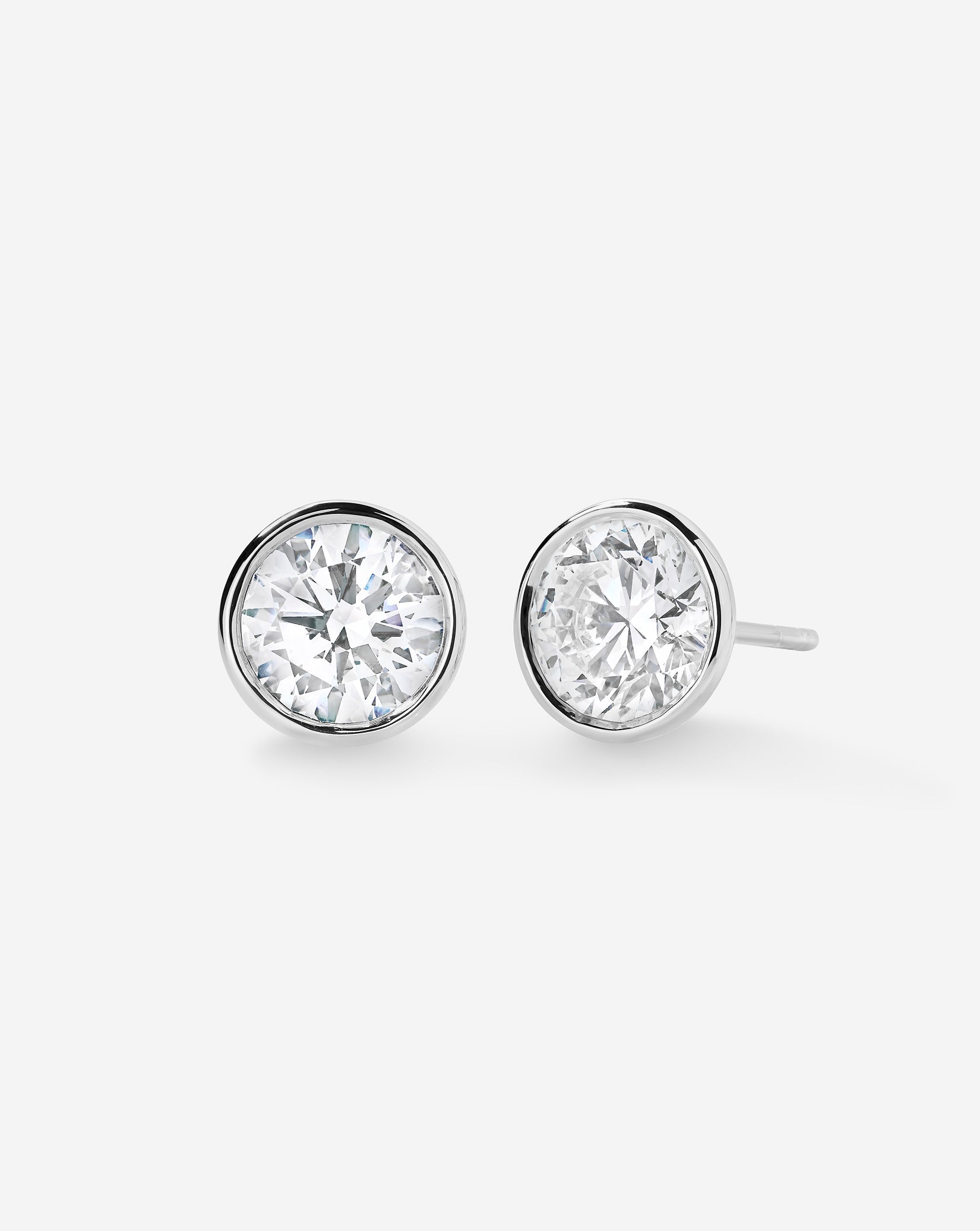 Bezel Round Lab Diamond Studs