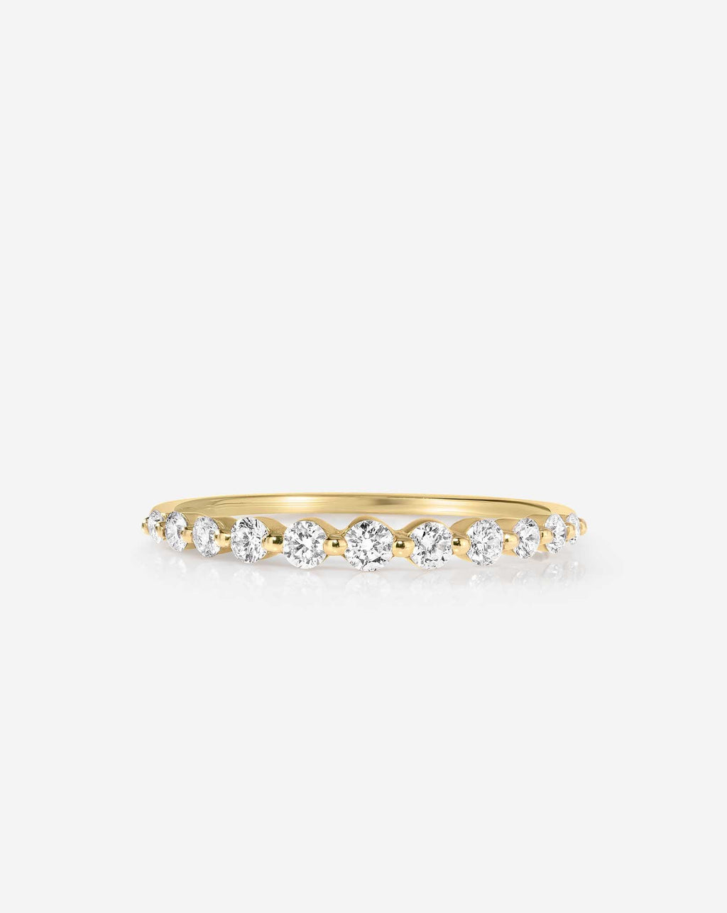 Graduated Single Prong Diamond Ring