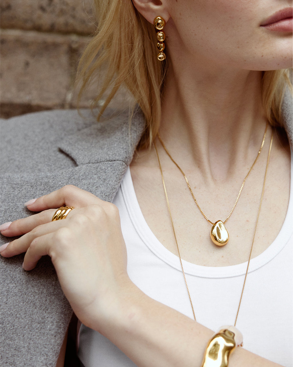 Forma Pendant Necklace