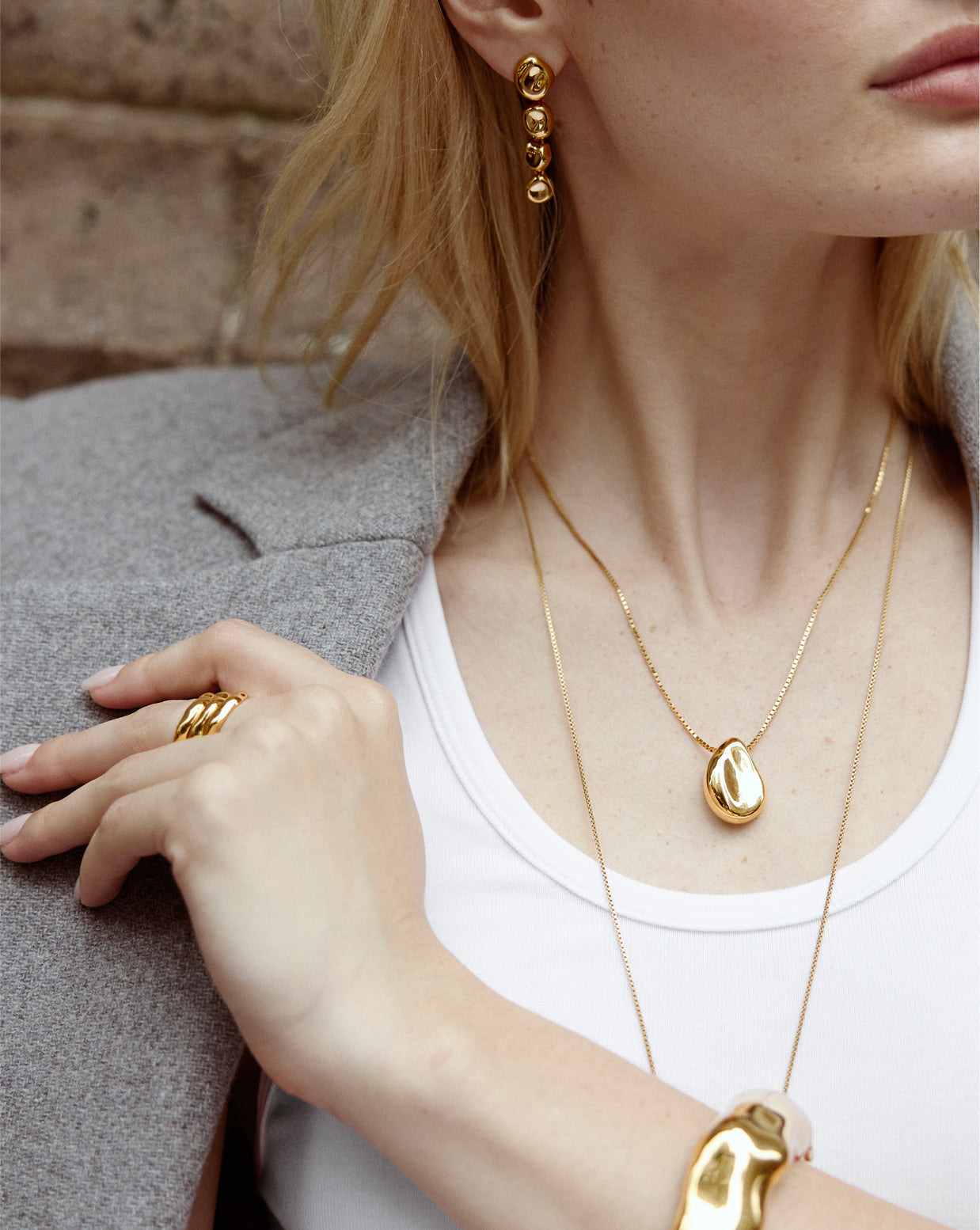 Forma Pendant Necklace