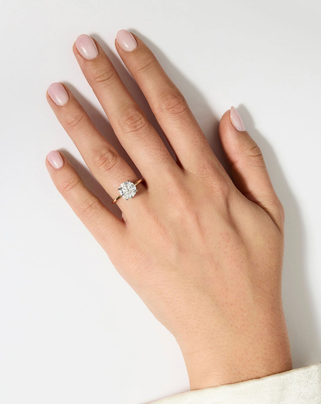 3.51 Round Lab Diamond in Whisper Thin®