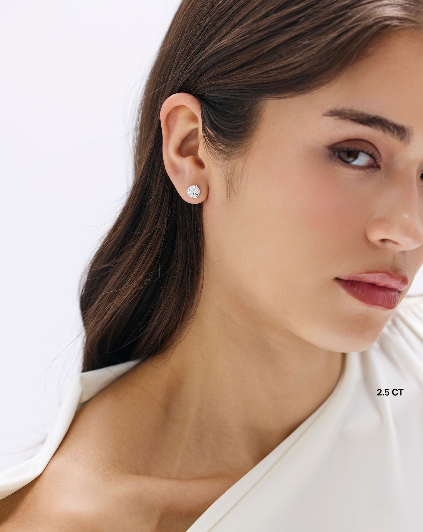 Round Diamond Studs
